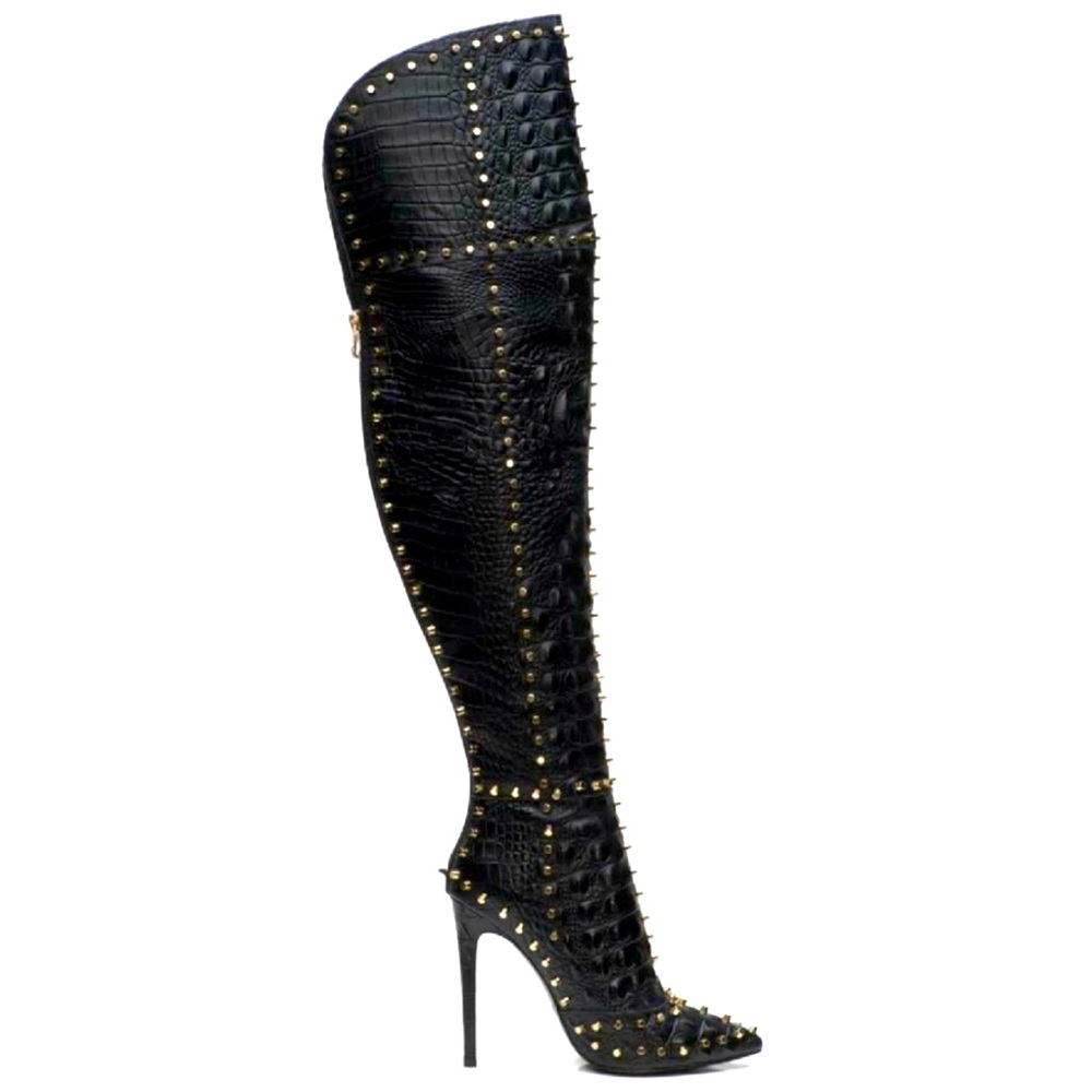 IAM JENNIFER LE 2BD x CAIMAN II Hybrid Black & Gold.